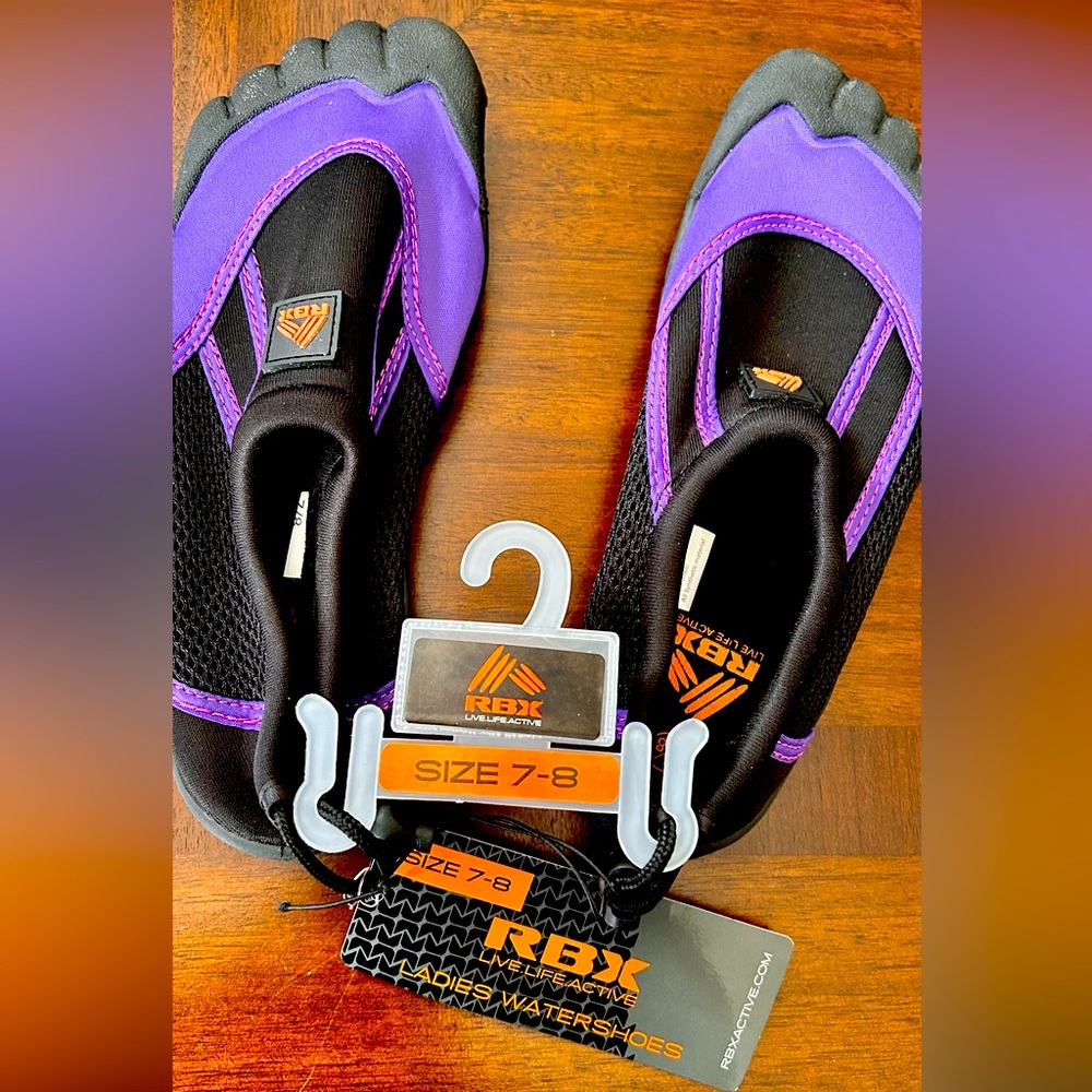 💜Women’s water shoes!🖤